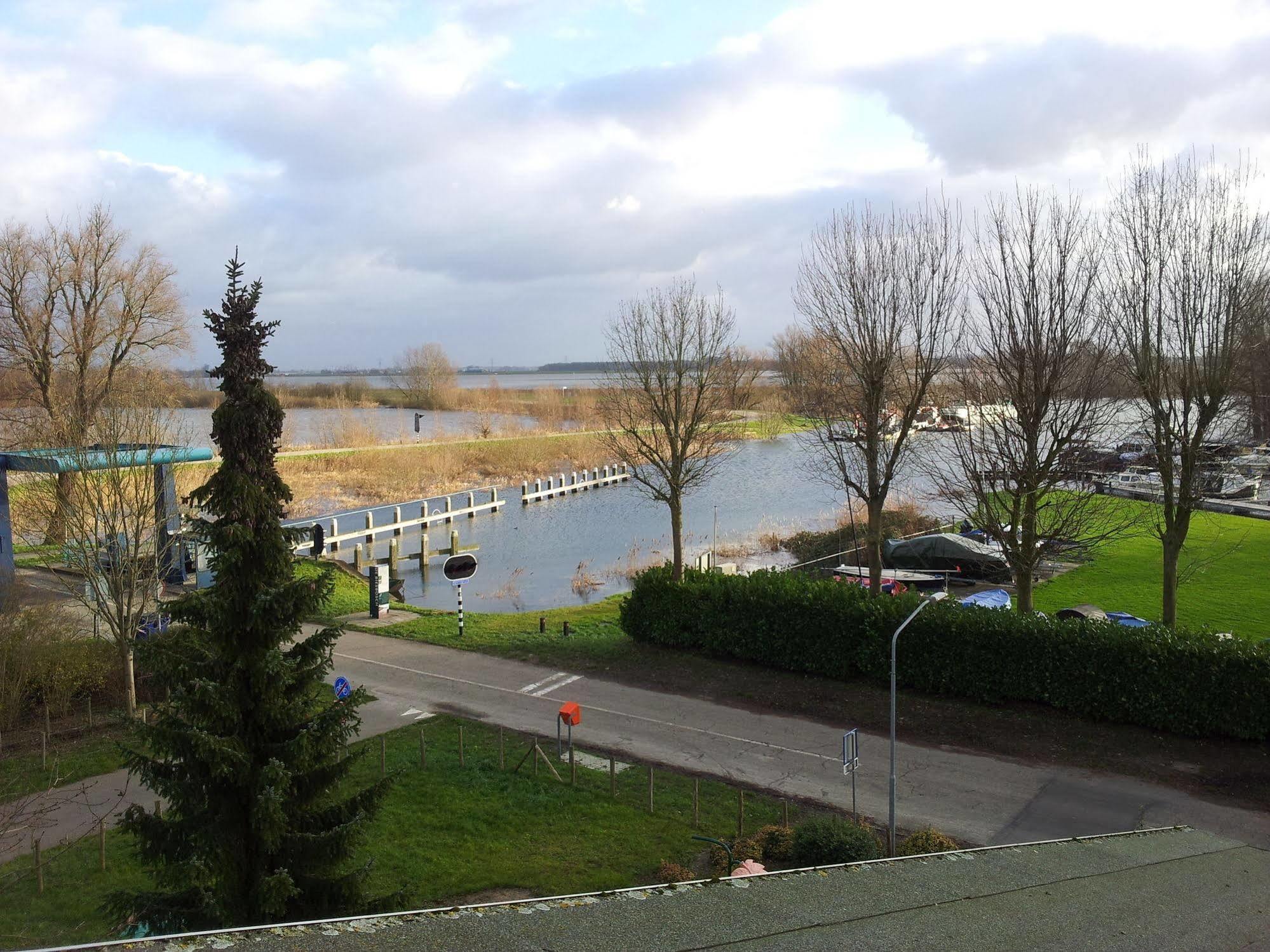 De Brabantse Biesbosch Hotel Werkendam Luaran gambar