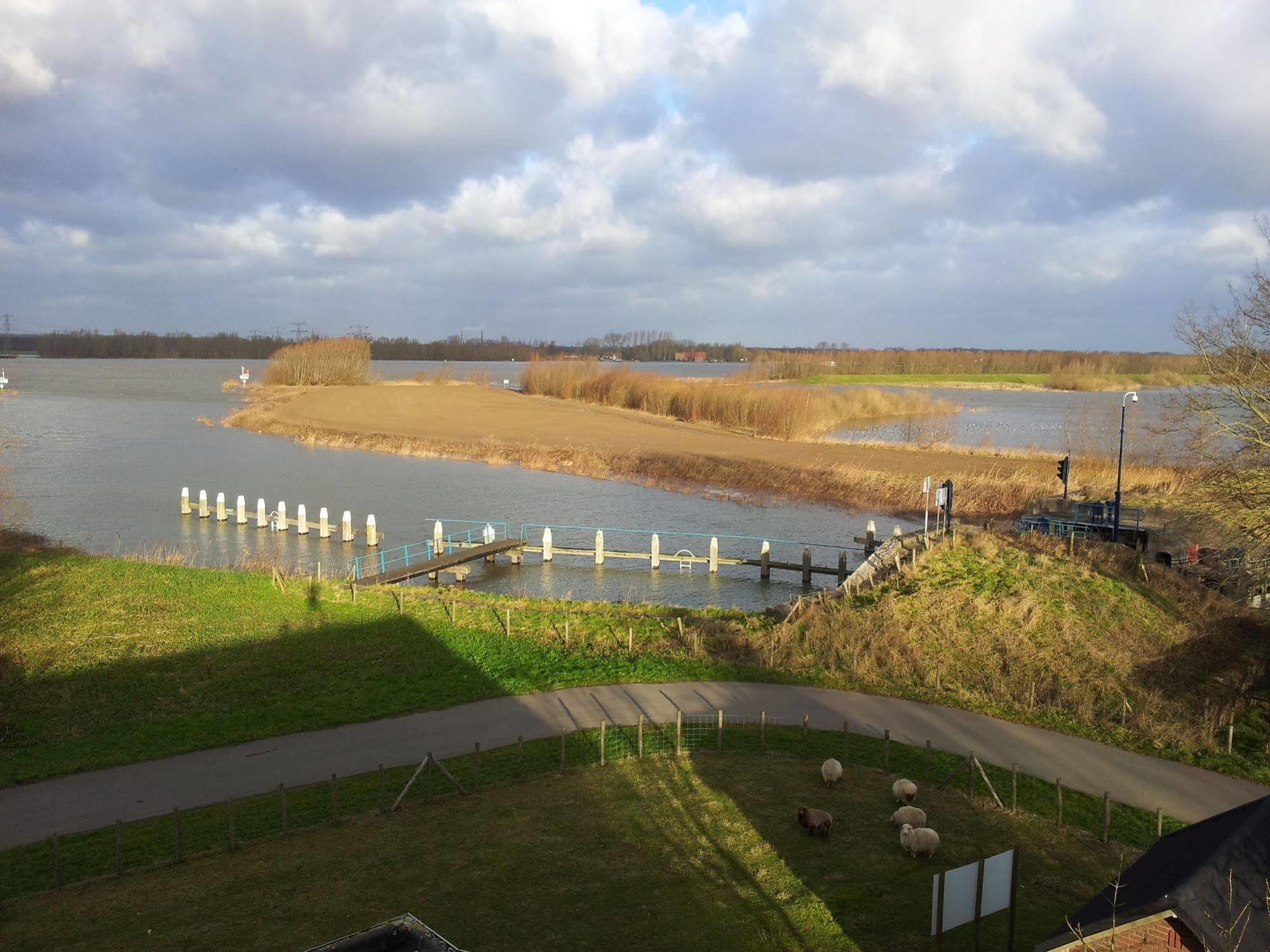 De Brabantse Biesbosch Hotel Werkendam Luaran gambar