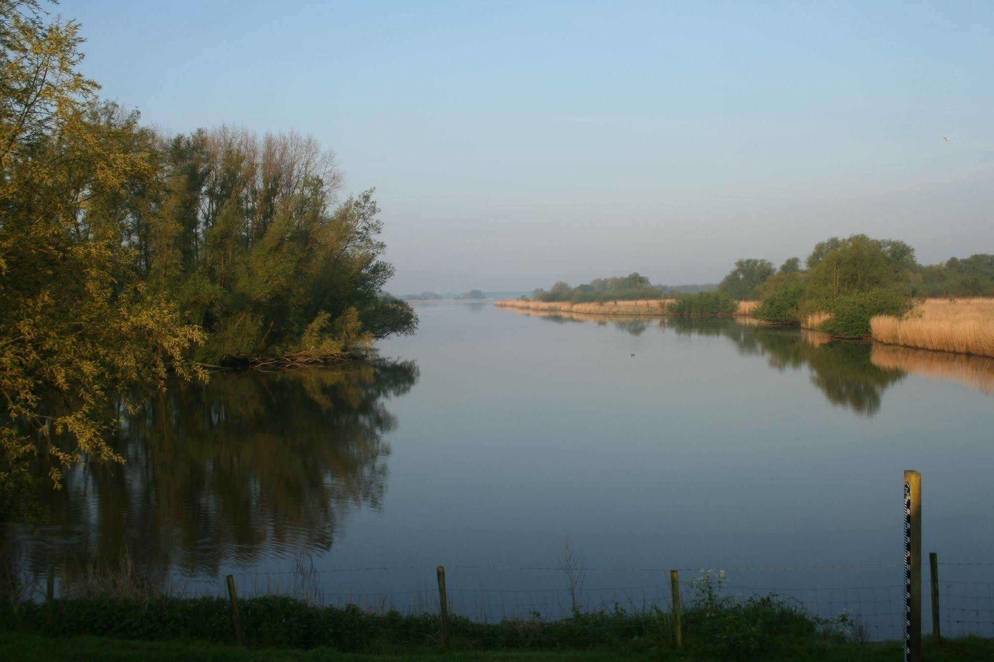 De Brabantse Biesbosch Hotel Werkendam Luaran gambar
